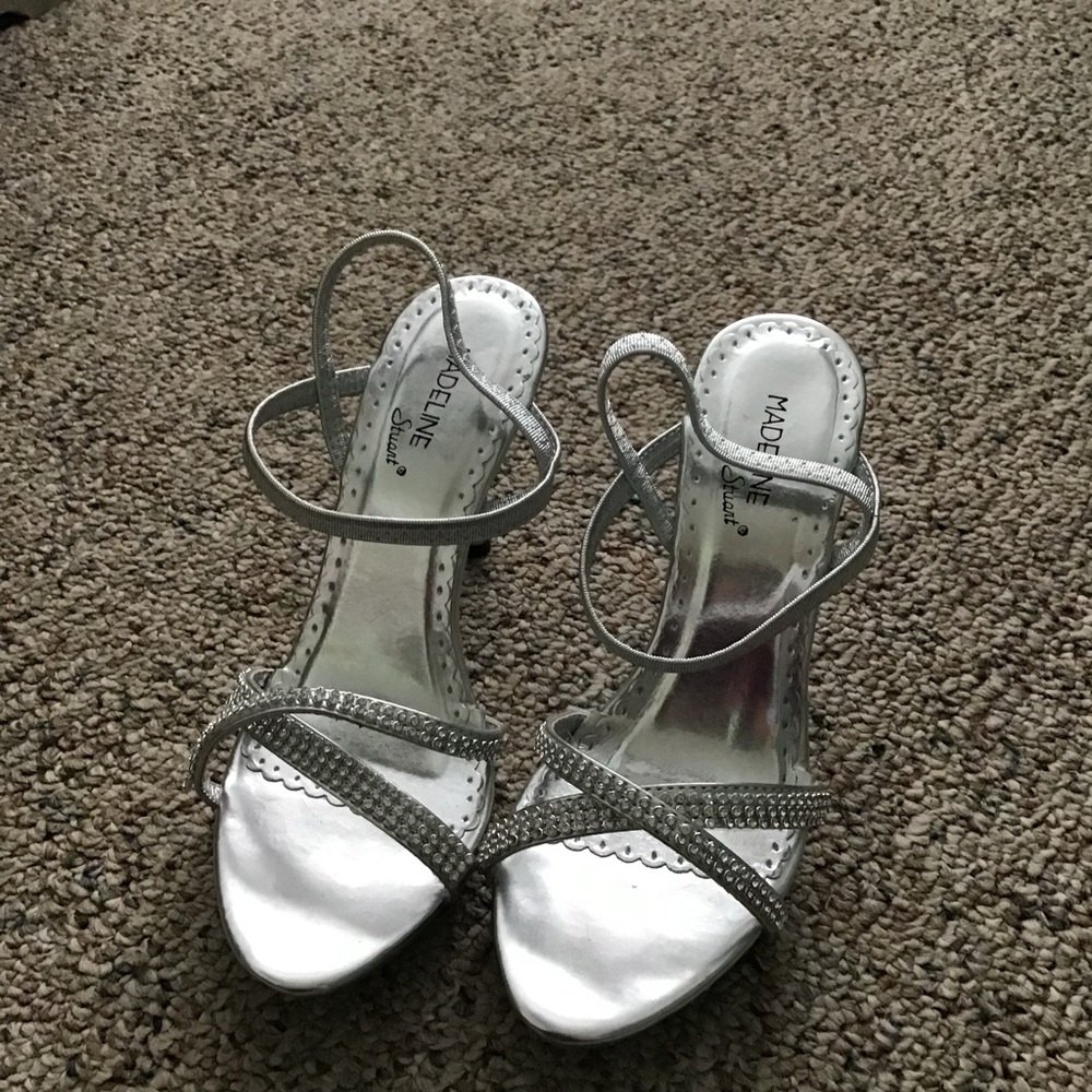 Madeline Stuart Silver Glamorous Heels - Picture 1 of 6